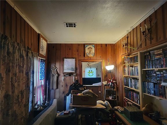 4th image of 1186 N Williams Ave
