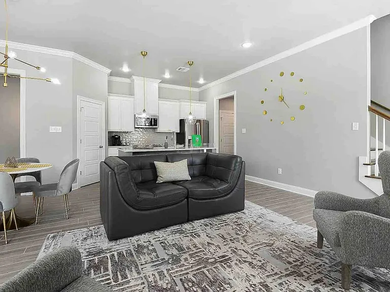 8116 Village Lake Ave — Photo 5