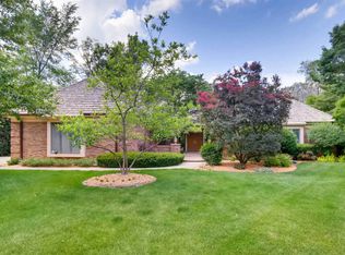 27W506 Wallace Rd, Wheaton, IL 60189