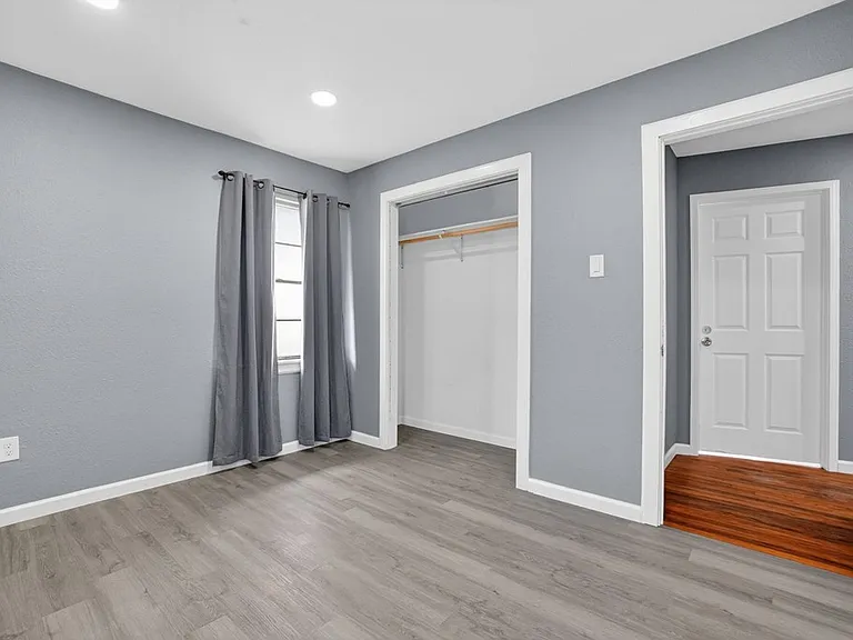 4427 Leddy Dr — Photo 32