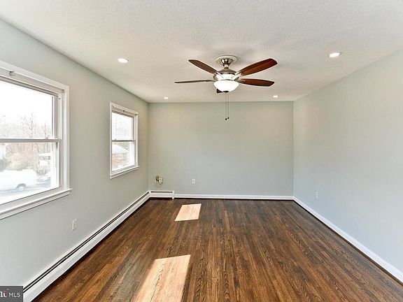 4th image of 4514 Hazelton Dr