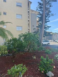 3697 Lake Bayshore Dr #H109, Bradenton, FL, 34205
