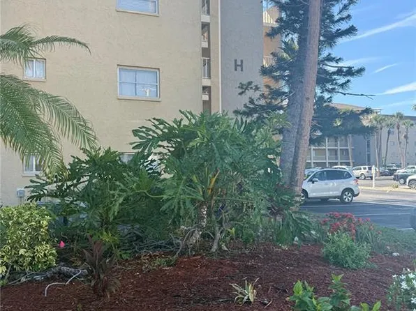 3697 Lake Bayshore Dr #H109, Bradenton, FL 34205