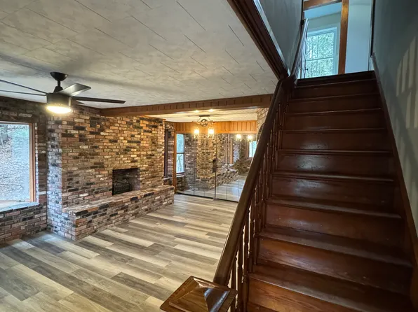 856 Us Route 2b, St Johnsbury, VT 05819