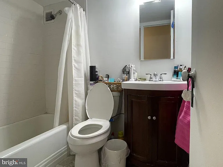 210 Locust St #22E — Photo 17