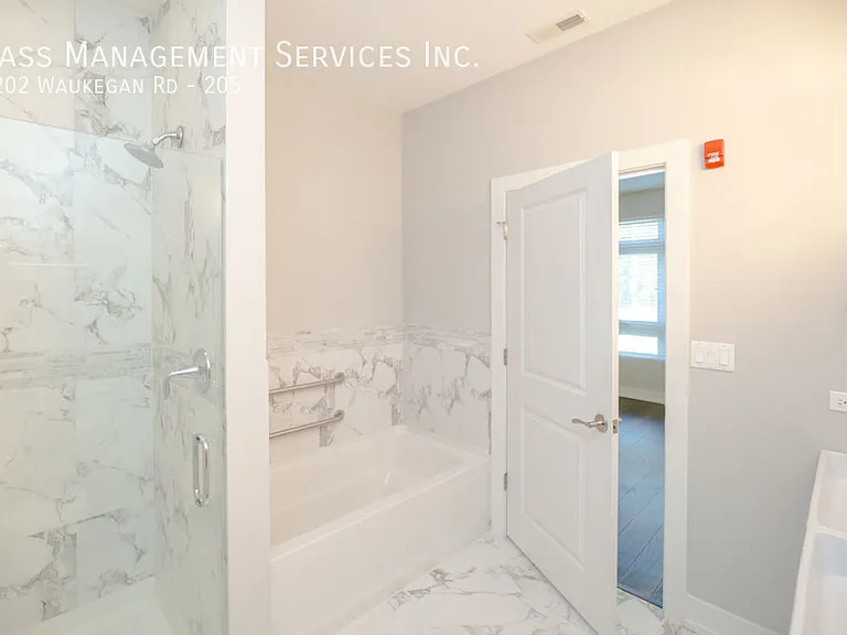 1202 Waukegan Rd, Glenview, IL — Photo 149