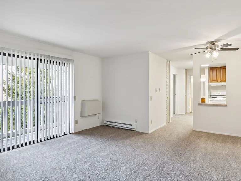 Country Meadows Apartments — Photo 33