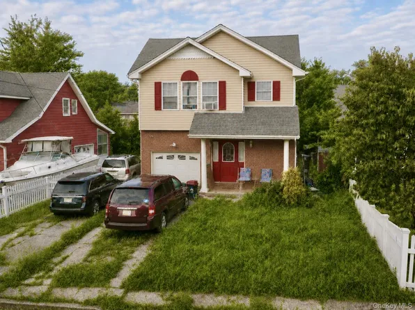 1764 Browning Street, Baldwin, NY 11510