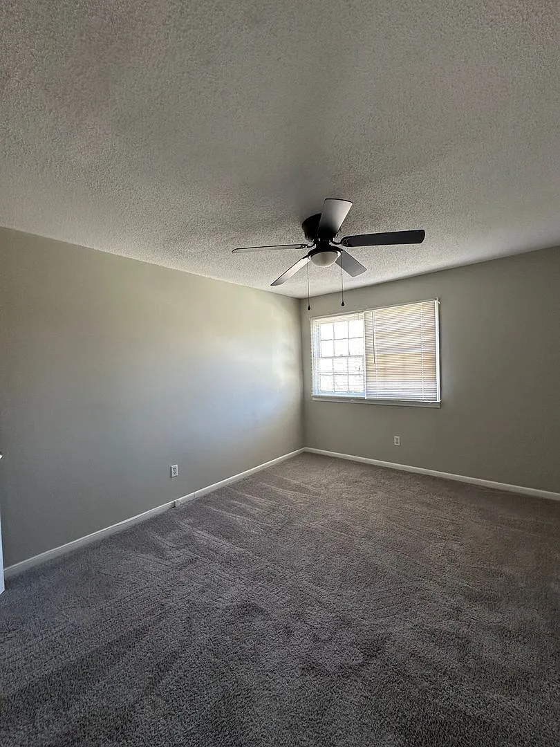 Move-In Ready 2-Bedroom Home with Everyday Convenience — Photo 4