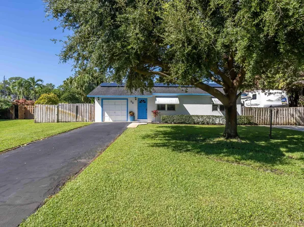 32 Dayton Road, Lake Worth, FL 33467