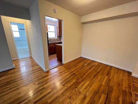 3rd image of 14202 84th Dr APT 3E