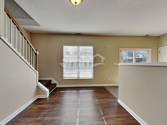 4th image of 136 N Honey Springs Ave