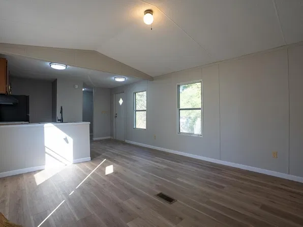 151 Valley Point Dr, Dalton, GA 30721
