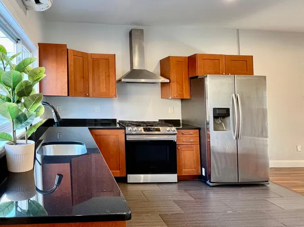 113 Moore St #2, Boston, MA 02128