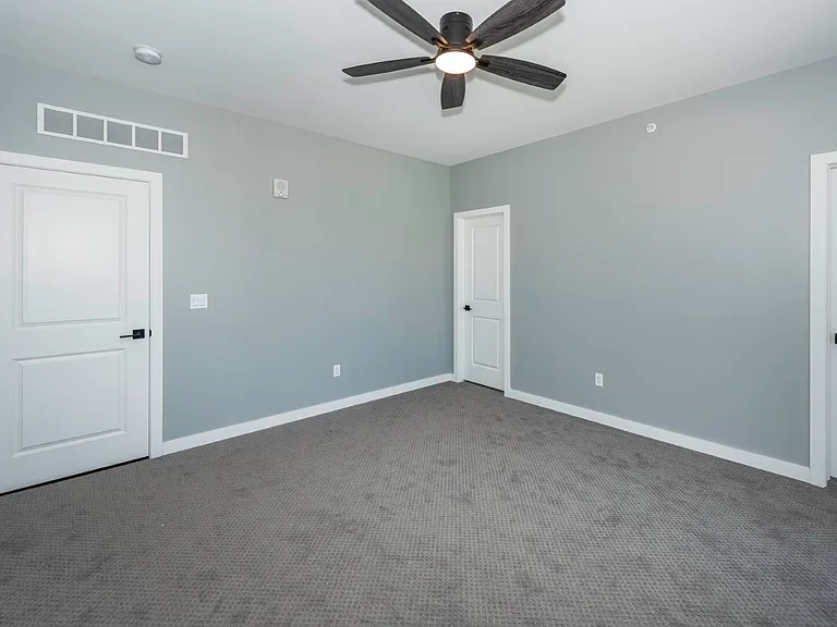 5395 Plymouth Rd — Photo 30