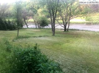 Edna Perry Rd, Crumpler, NC 28617