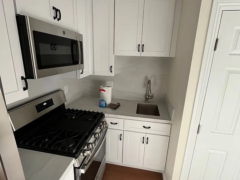 1113 Riedel Ave — Photo 6