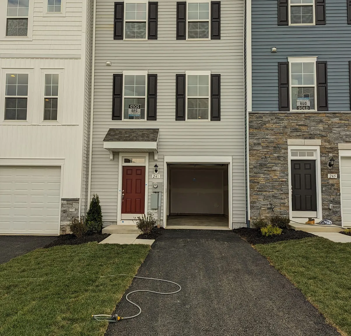 3 bed, 1738 sqft, $2,100 — Photo 1