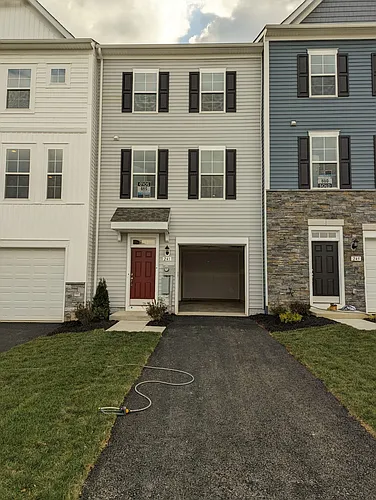 241 Hillsdale Pl Photo 1