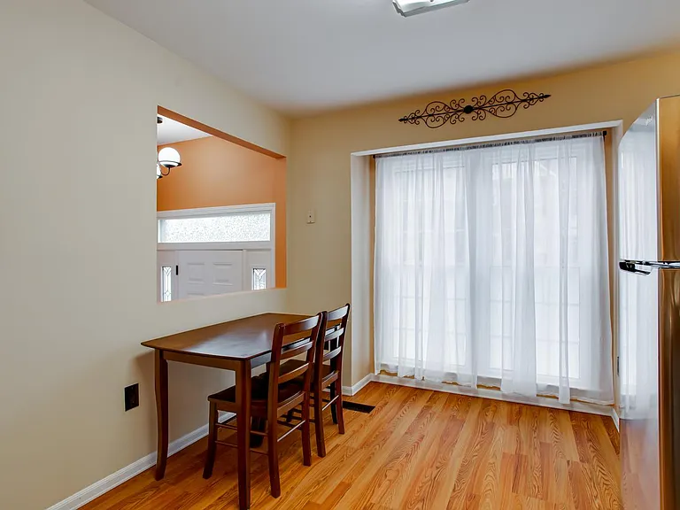 21707 Leatherleaf Cir — Photo 4