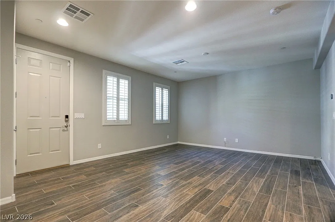 3 bed, 2.5 bath, 1435 sqft, $2,295 — Photo 4