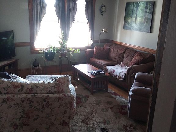Living room with solid oak trim,