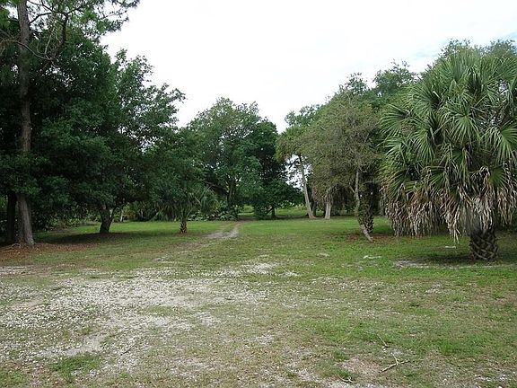4th image of 245 Oak Hammock Cir SW