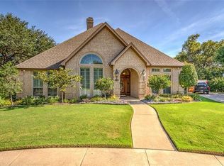 3205 Oak Tree Ln, Grapevine, TX 76051