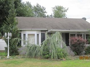 6 Knollwood Rd E, Edison, NJ 08817