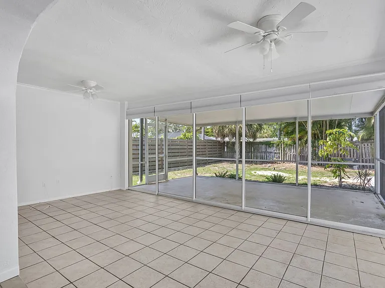 5808 Briarwood Ave — Photo 9