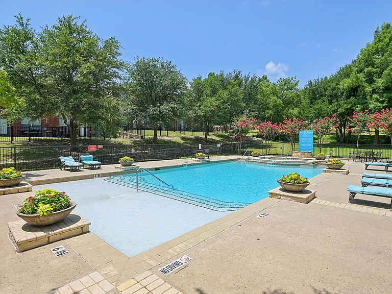 Oaks Estates of Coppell — Photo 37