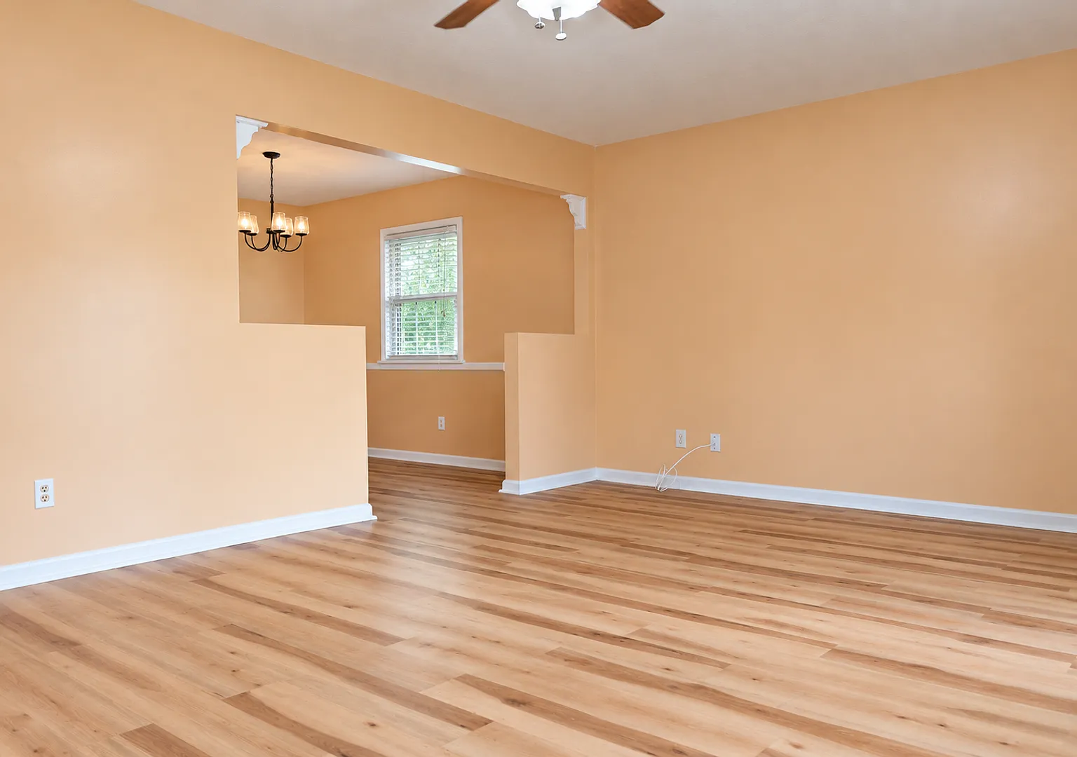 Spacious 3-Bedroom Home | 1.5 Baths | Large Yard — Photo 3