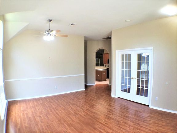 2nd image of 4017 Aladdin Dr