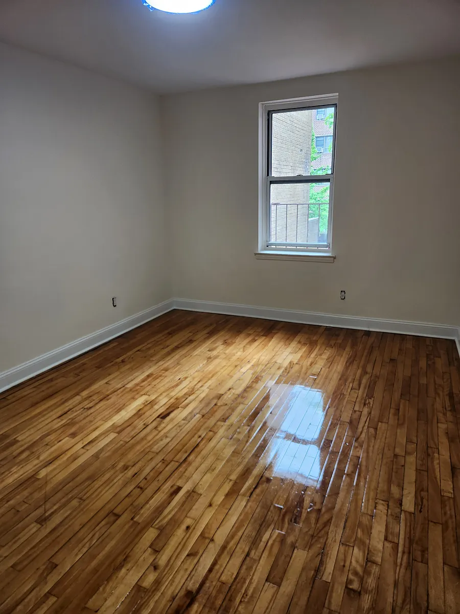 Building Photo - 14306 Barclay Ave #3D