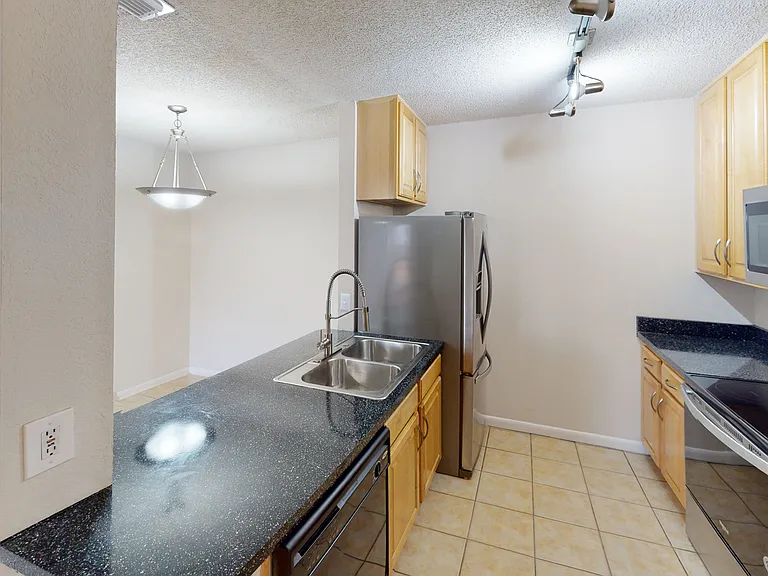 Altamira Place Apartment Homes — Photo 131