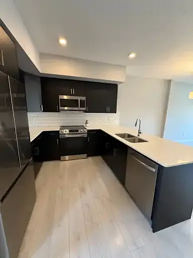 3 bed, 2.5 bath, $2,300 — Photo 4