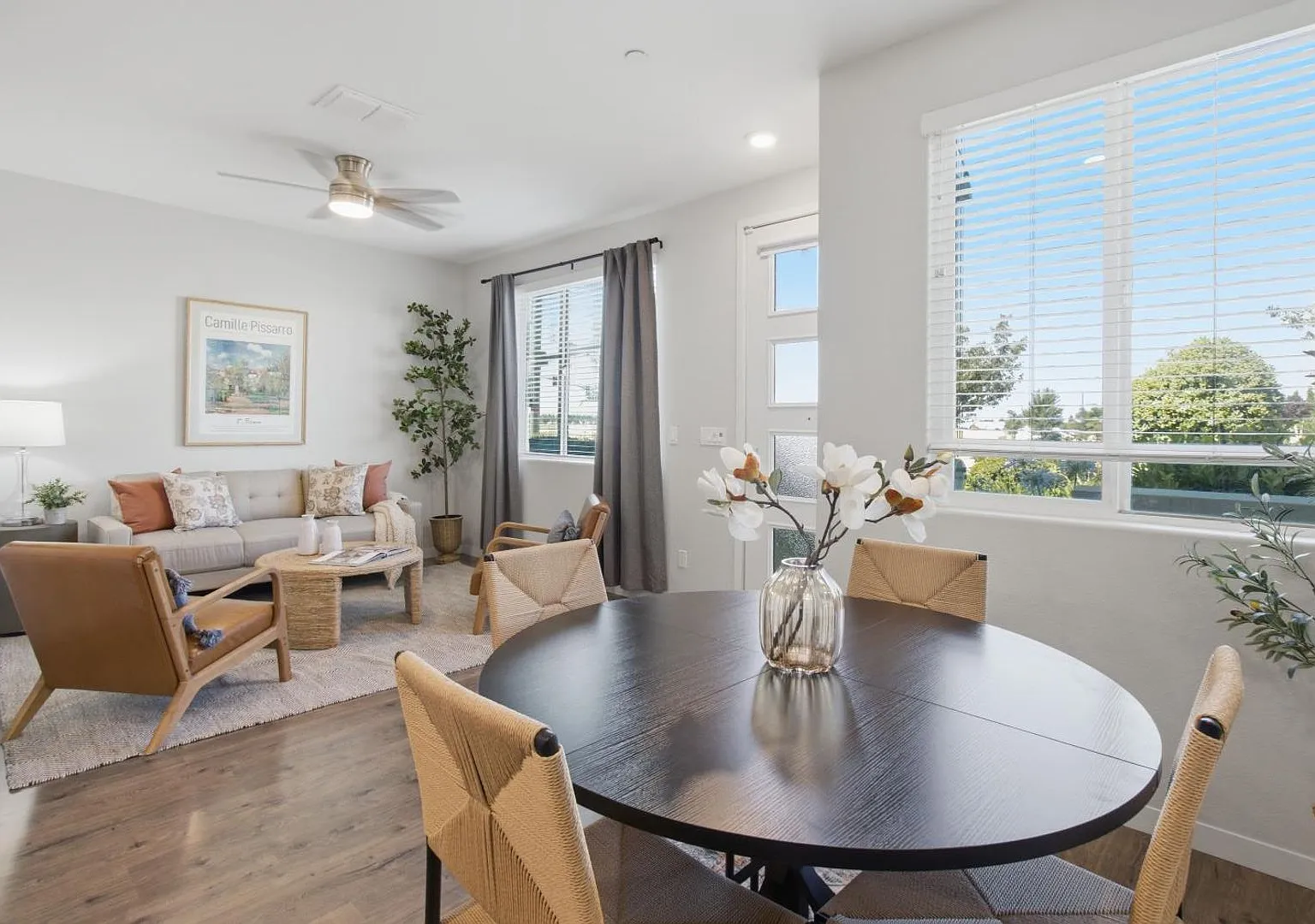 Beautiful 3 bed 2.5 bath located in Natomas! — Photo 4