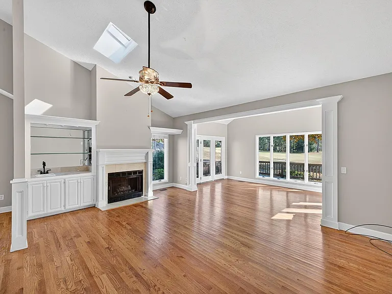 205 Club Villa Dr W — Photo 7