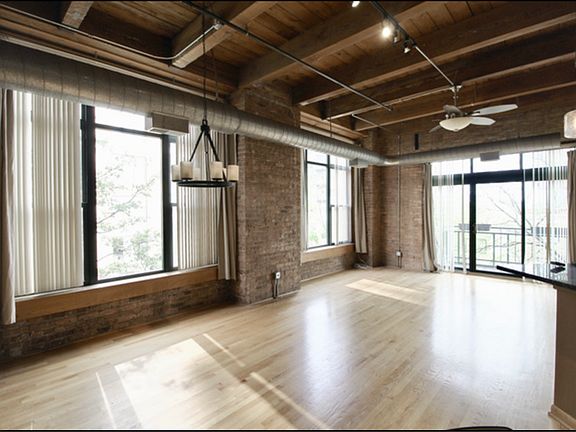 2nd image of 701 W Jackson Blvd APT 304