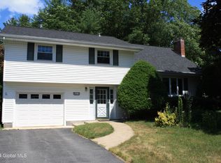 841 Greenwood Dr, Ballston Spa, NY 12020