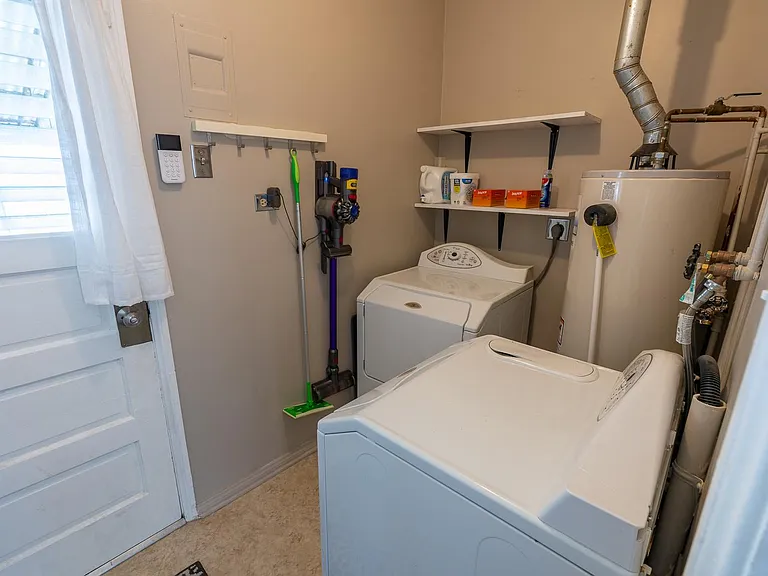 2288 S Franklin St — Photo 16