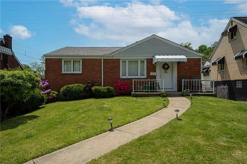 1020 Elwell St photo 1