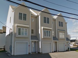3 Meadowcroft St, Lowell, MA 01852