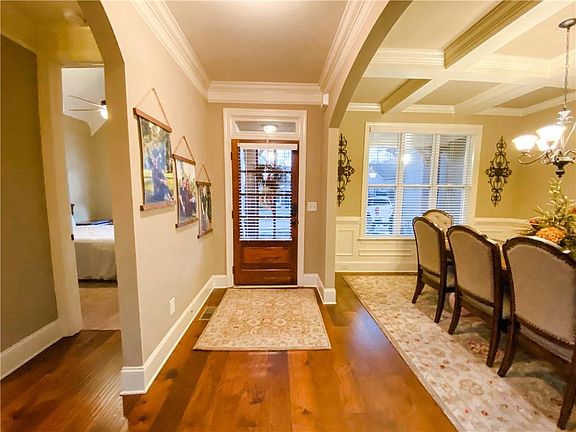 4th image of 45 Worthington Ln
