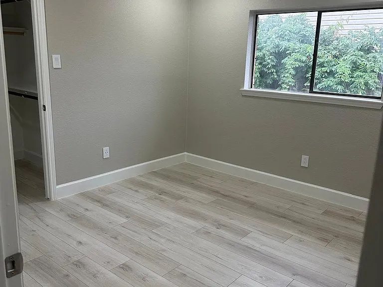 2415 Amber Hill Ln — Photo 27