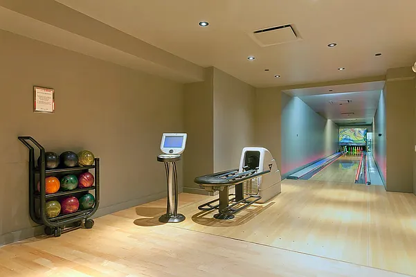 Rented by Douglas Elliman | media 20