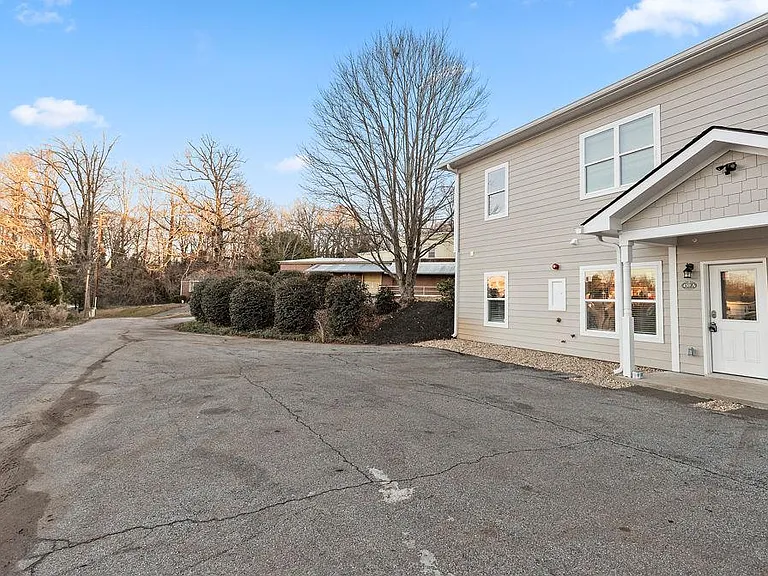 459 Irvin St #B — Photo 1