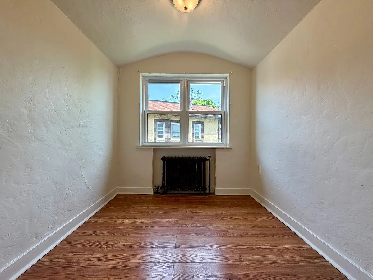 Building Photo - 5700 Munhall Rd