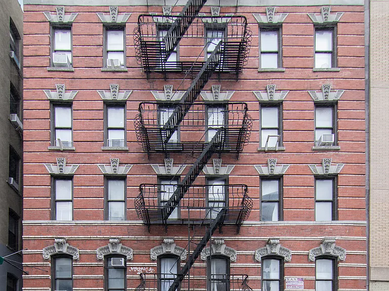 25 Thompson St #12 — Photo 6