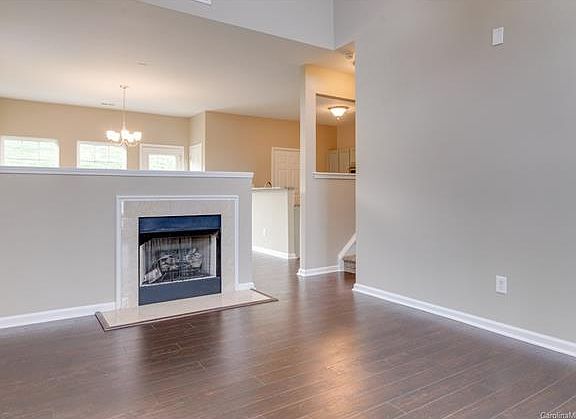 5th image of 2274 Winthrop Chase Dr #29